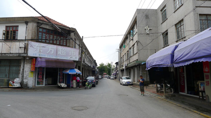 电影《乘风破浪》选景时的小镇街道 电影《乘风破浪》选景时的小镇街道