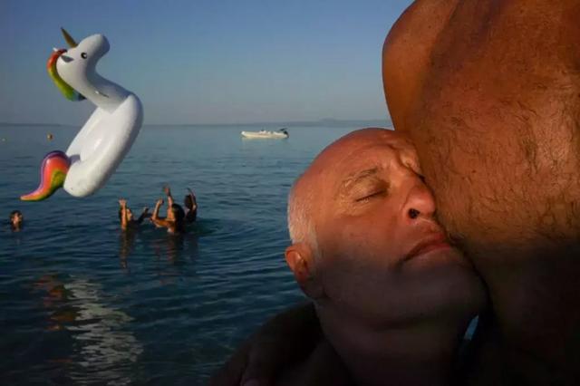 Niki Gleoudi,希腊,街头摄影,2018年索尼世界摄影奖 Niki Gleoudi,希腊,街头摄影,2018年索尼世界摄影奖